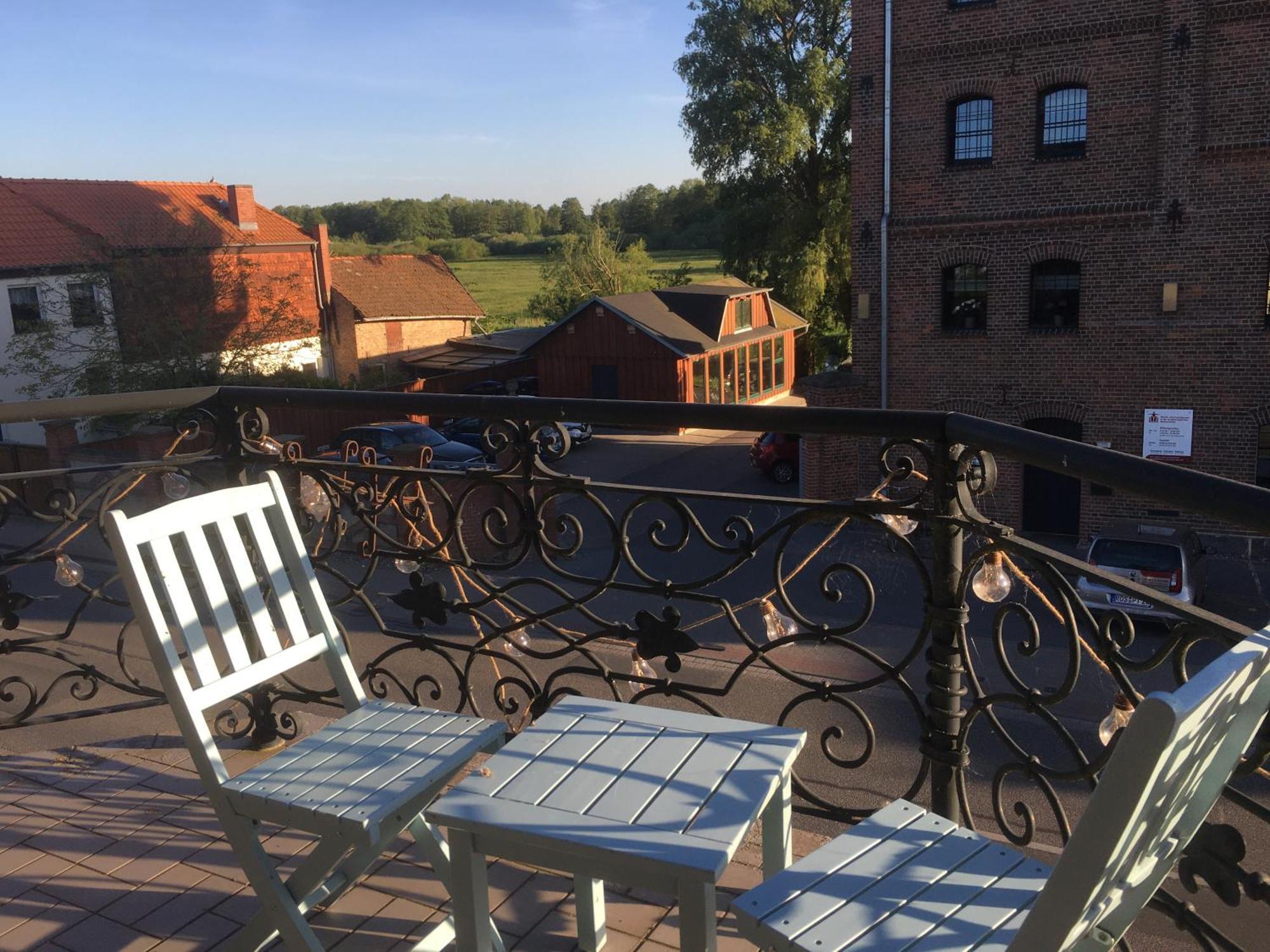 B&B Muehlenvilla Am Buetzower Hafen מראה חיצוני תמונה