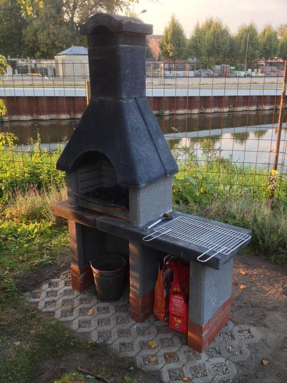 B&B Muehlenvilla Am Buetzower Hafen מראה חיצוני תמונה