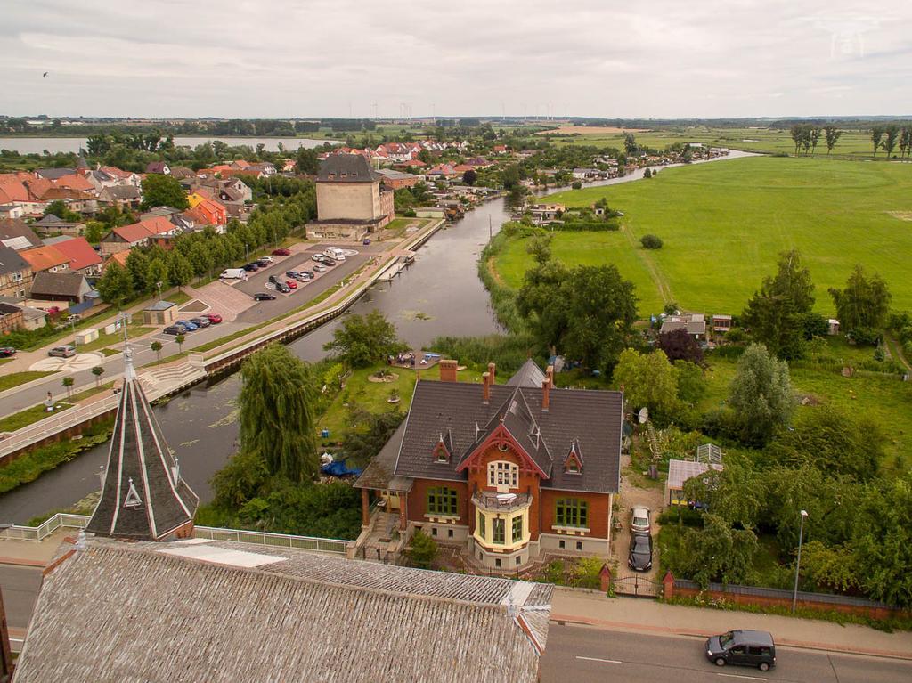 B&B Muehlenvilla Am Buetzower Hafen מראה חיצוני תמונה